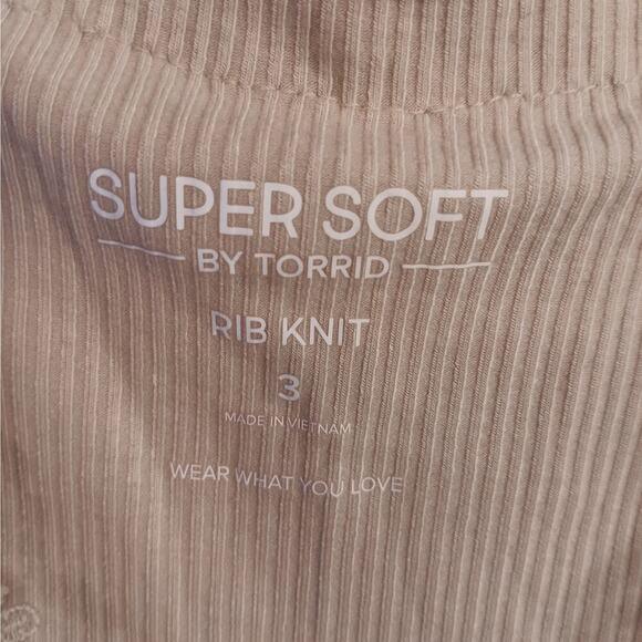 NWT Torrid 3X Smoke Gray Ribbed Lace Trimmed Front Tie Top Blouse - Picture 6 of 7